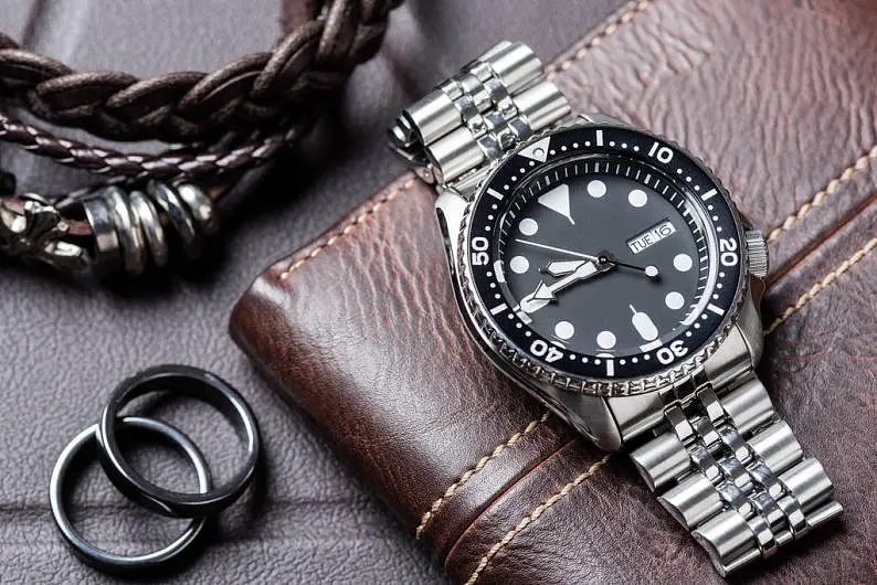 Luxury Diving Watches: Combining Precision and Style Underwater(图1)