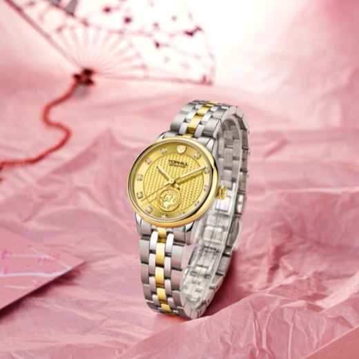 What Makes a Business Casual Quartz Watc